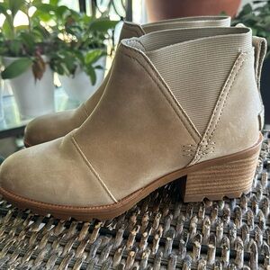 SOREL WOMEN'S CATE‎ CHELSEA LEATHER BOOTIE SIZE 6